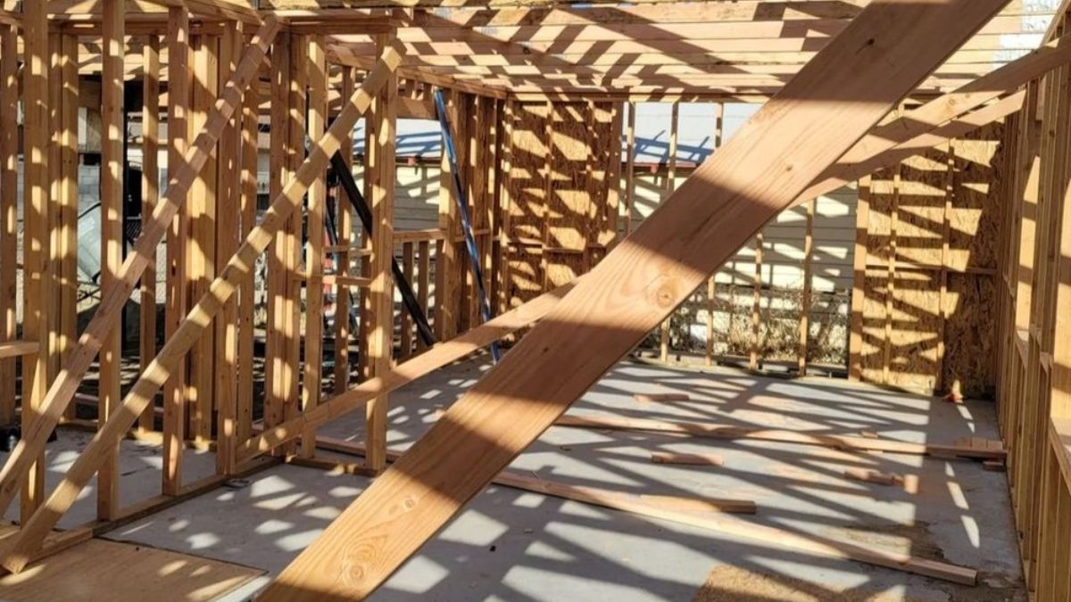 Savi Construction LLC filed for Chapter 11 with the California Eastern Bankruptcy Court on November 26