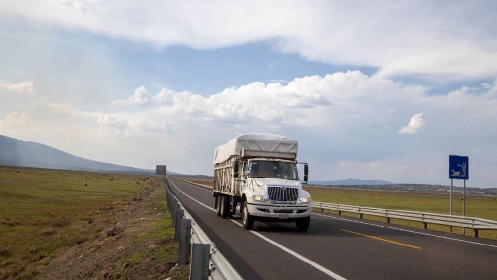 A truck image related to the business of Xtreme Quality Logistic, LLC.