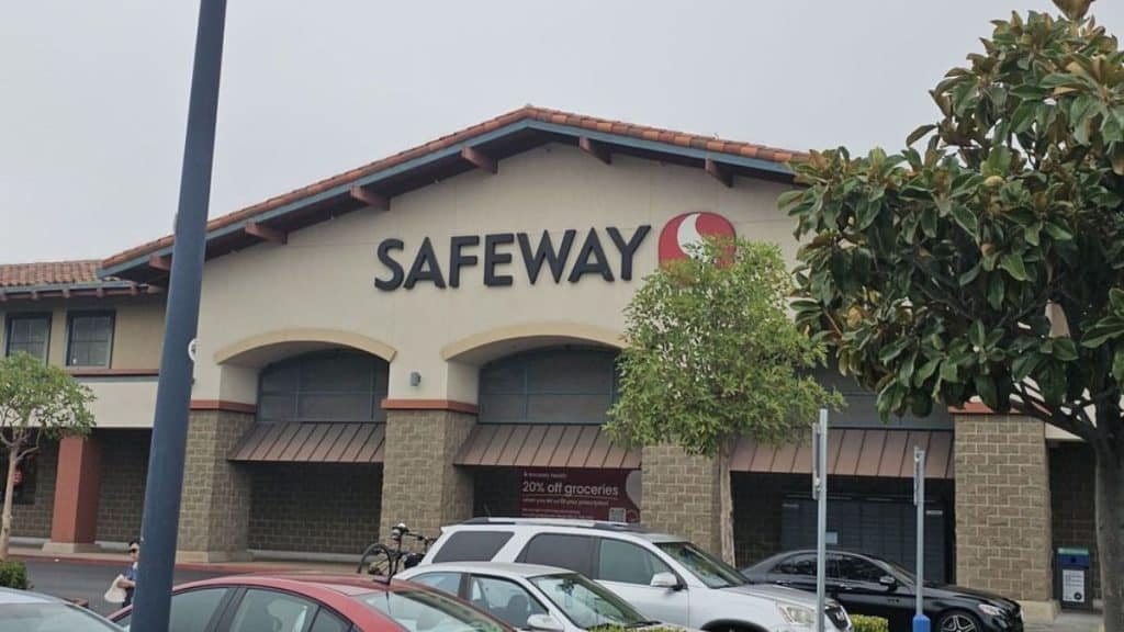 Street view of Safeway grocery