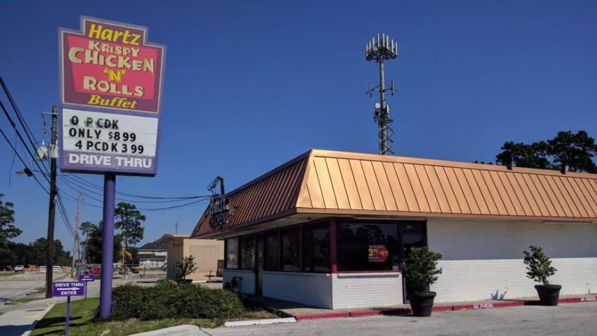 Hartz Krispy Chicken and Roll storefront