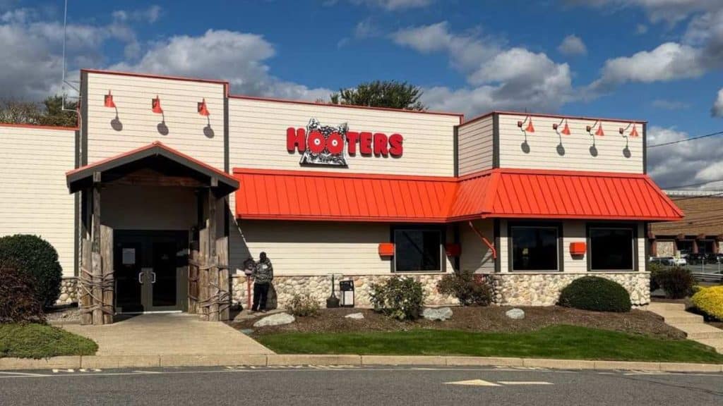 Hooters entered into a Restructuring Support Agreement (RSA) and initiated bankruptcy proceedings on March 31.