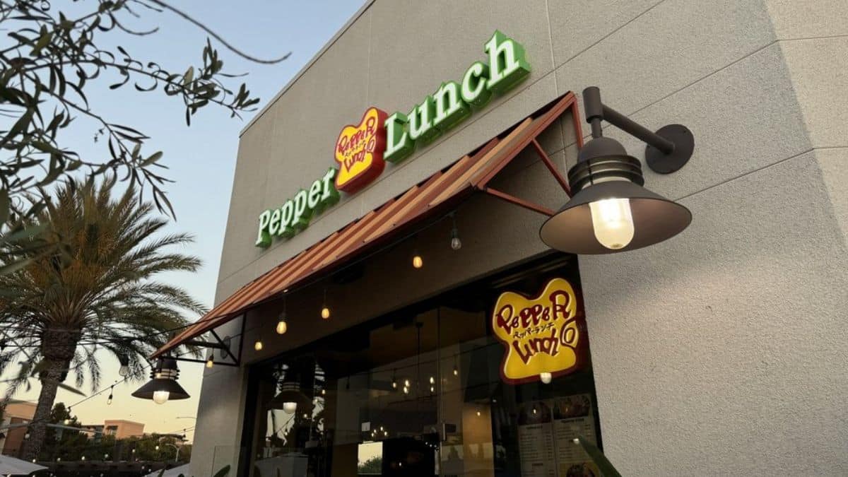 Storefront of Pepper Lunch