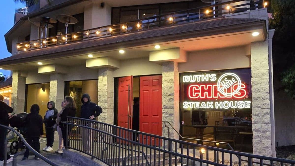 Storefront of Ruth's Chris Steakhouse