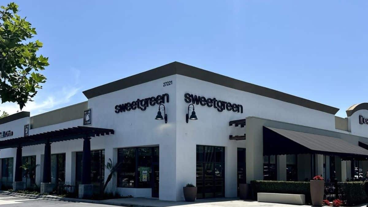 Sweetgreen storefront