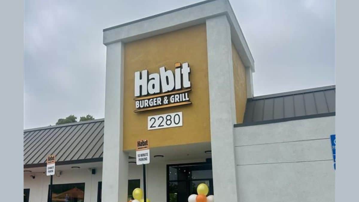 The Habit Burger & Grill storefront
