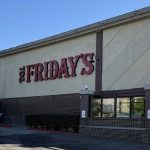 Popular restaurant chains that closed hundreds of locations in 2025