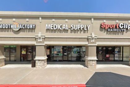 Hey-Froyo to Open at the Riverpark Shopping Center Next Spring