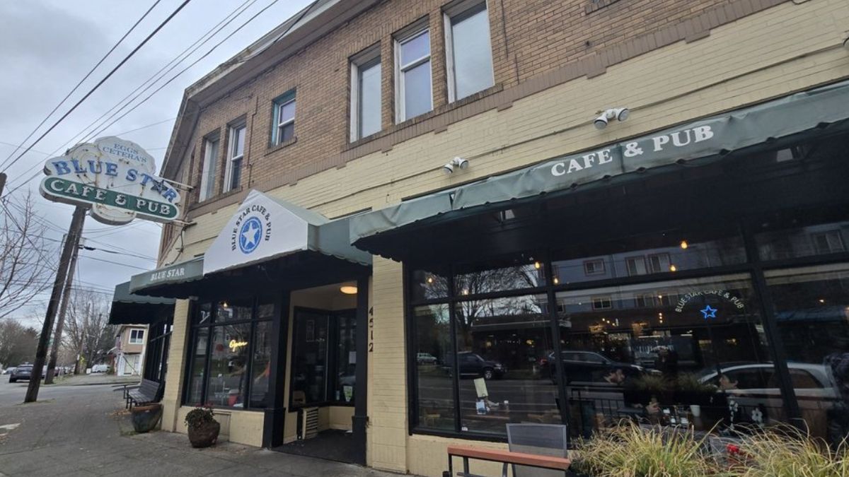 Blue Star Cafe & Pub storefront