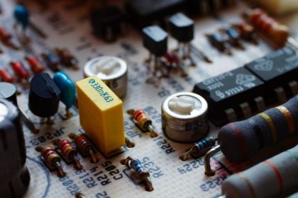 ​EVS Manufacturing, Inc., a woman-owned electronics manufacturing company has entered bankruptcy. This image is related to the industry.