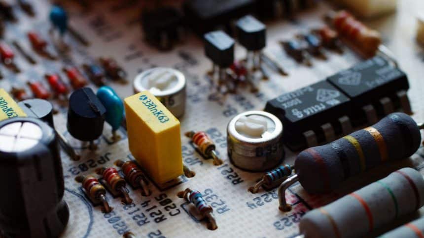 ​EVS Manufacturing, Inc., a woman-owned electronics manufacturing company has entered bankruptcy. This image is related to the industry.