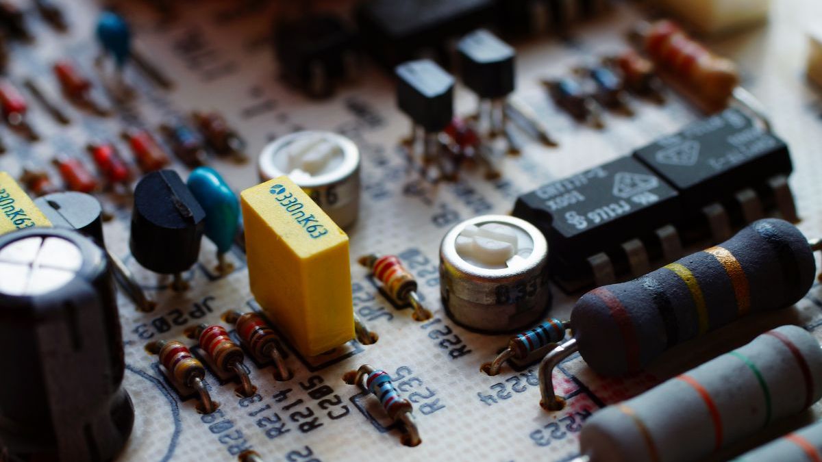 ​EVS Manufacturing, Inc., a woman-owned electronics manufacturing company has entered bankruptcy. This image is related to the industry.