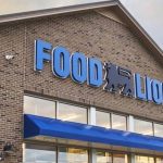 Food Lion's storefront