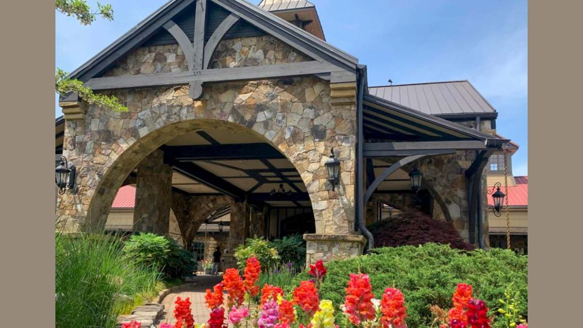 This is an image of ​Legacy Lodge at Georgia's Lanier Islands Resort.