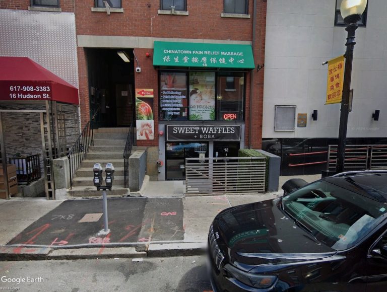Golden Crust Bakery to Replace Sweet Waffles + Boba in Boston’s Chinatown