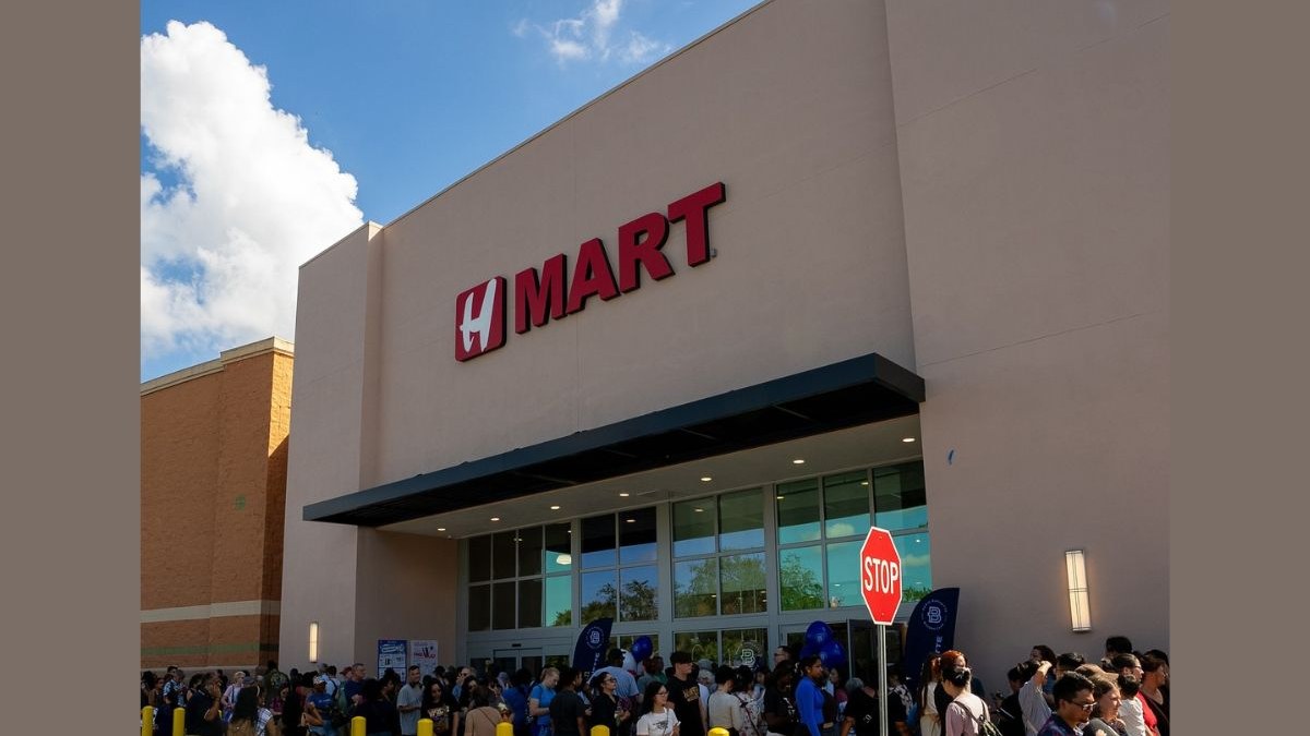 ​Here is a storefront image of H Mart.