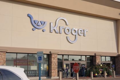 The prominent retail giant attempts to simplify and transform the way customers shop and eat through the newly integrated meal and shopping assistant.​