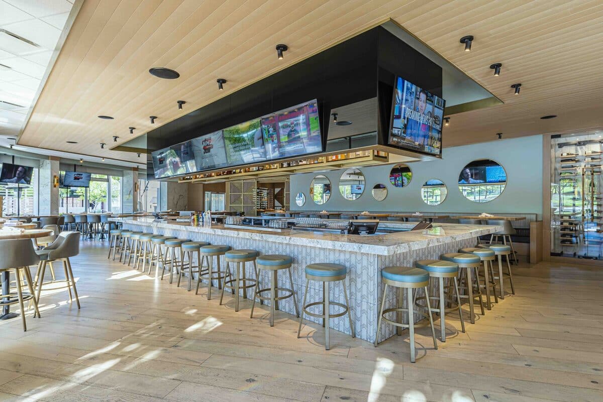 Moxies Set to Reopen in Barrie’s Park Place