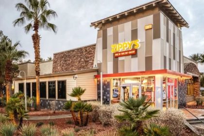 Hawaiian comfort-food favorite Zippy’s has opened a new location in Summerlin, Las Vegas, marking its fourth outpost in the city.