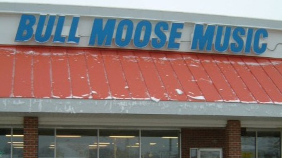 The neighborhood's favorite music and entertainment store is closing its doors after more than three decades of operation.