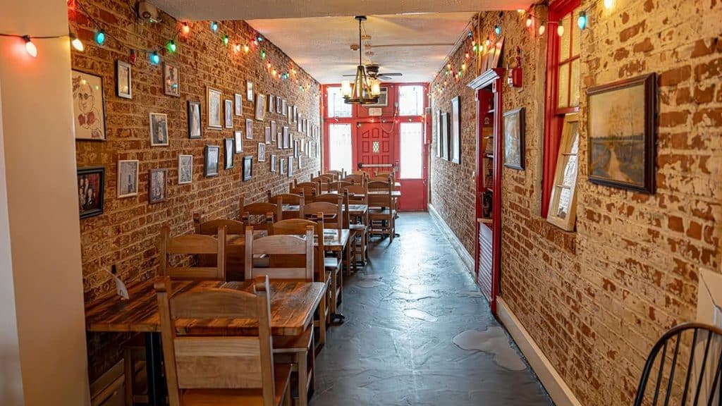 Pizzeria La Rosa ranked among best restaurants in the U.S by USA Today.