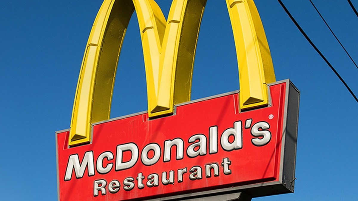 McDonald's closes 2025 with sales growth and loyalty program sales reaching $37 billion.