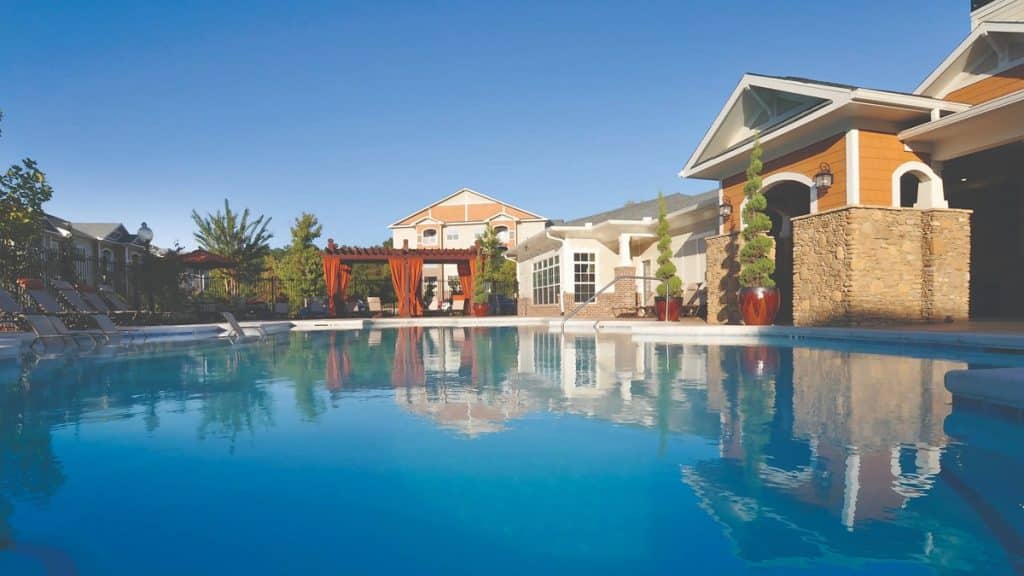 ECI Group acquires Riverside Parc Apartments.