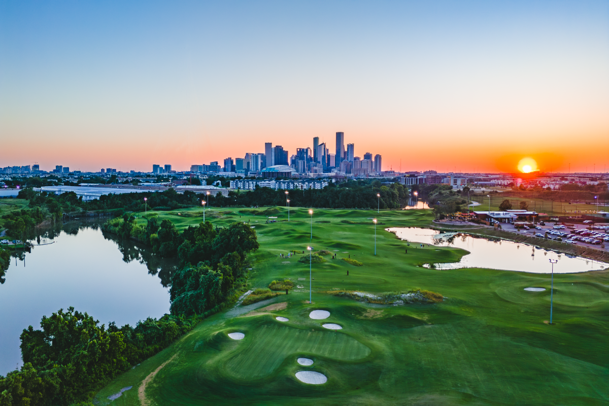 The Team Behind the Rustic Introduces Birdies Icehouse with Expansive Event Space and Skyline Sunset Views at East River