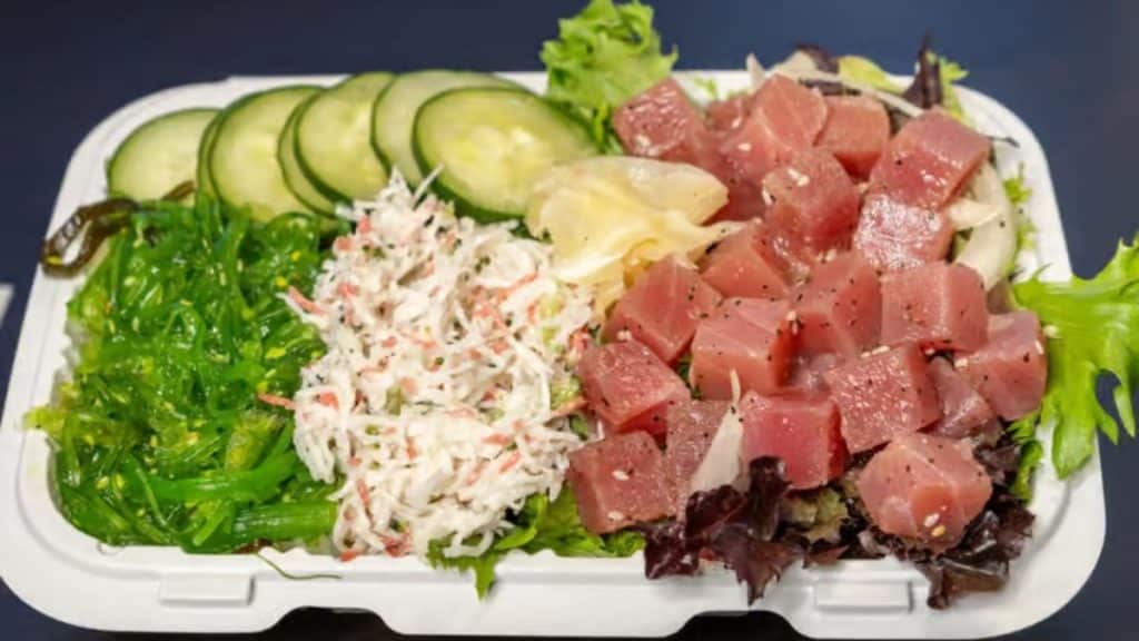 Image of a fresh food plate from Da Coconut Cafe (Source: dacoconutcafe.com)