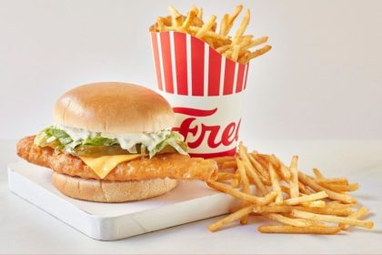 Freddy's Deluxe Fish Sandwich image
