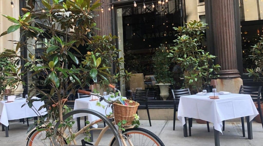 Streetview of Gramercy Tavern's outdoor seating