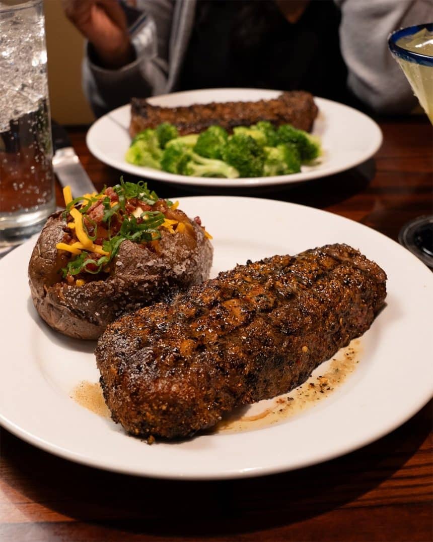 New Longhorn Steakhouse Planned for Tarrant County