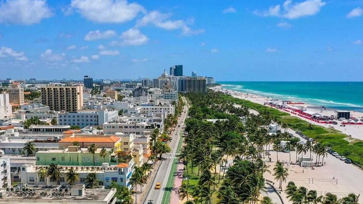 Miami's Ocean Drive image