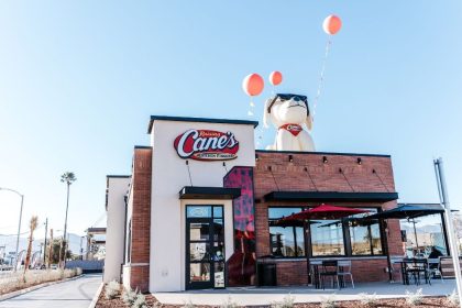 Raising Cane’s is slated to open its new Coral Way restaurant in Miami on February 3rd, with a high-energy grand opening celebration and giveaways. 