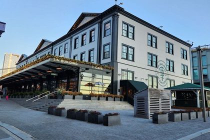 A high-profile food hall and restaurant destination at New York City’s South Street Seaport closed on February 23 to be transformed into the Balloon Museum. 