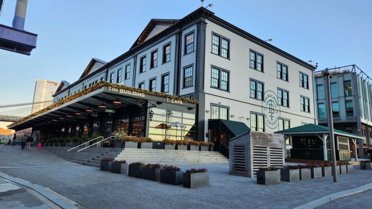 A high-profile food hall and restaurant destination at New York City’s South Street Seaport closed on February 23 to be transformed into the Balloon Museum. 