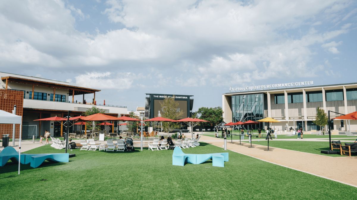 The restaurant will offer Southern-inspired sides with flavor-packed crawfish boils.