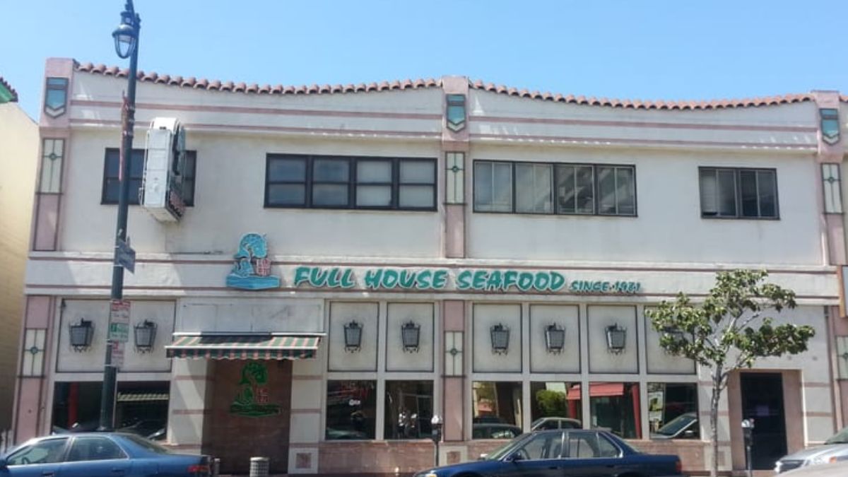 Full House Seafood Restaurant serves a late-night crowd for seafood and several other traditional dishes.
