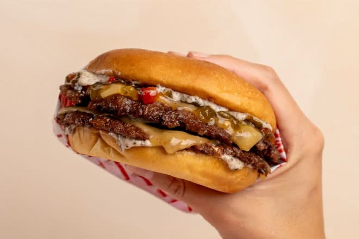 Skinny Louie is Bringing its Smashburgers to Downtown Fort Lauderdale