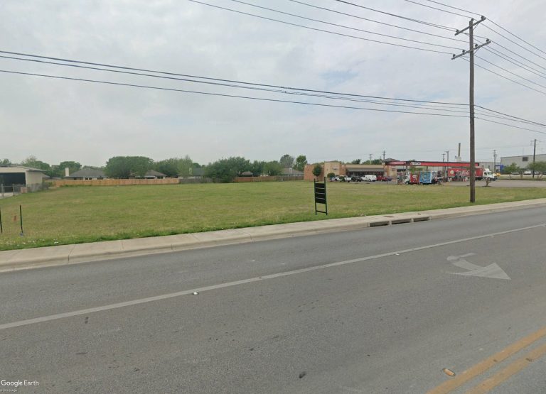 Zaytoon Mediterranean Grill to Open in Kyle