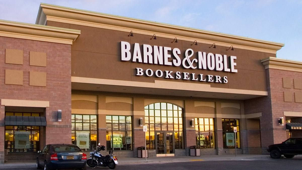Barnes & Noble is closing its longtime San Bruno-area bookstore at The Shops at Tanforan on May 2, 2026. 
