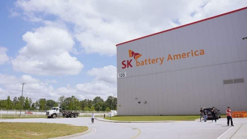 SK Battery America has laid off 958 employees at its Commerce, Georgia, facility as the EV battery maker is undergoing force reduction. 