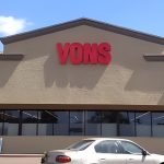 Vons will close one of its Escondido stores beginning May 1, 2026, a move expected to affect 65 employees.