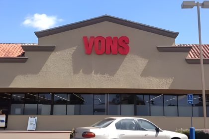 Vons will close one of its Escondido stores beginning May 1, 2026, a move expected to affect 65 employees.