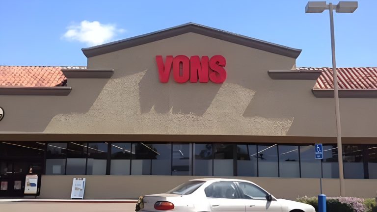 120-Year-Old Supermarket Chain Closing Escondido Location, 65 Jobs Affected