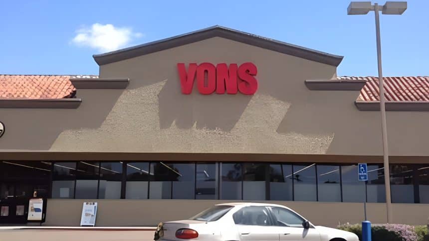 Vons will close one of its Escondido stores beginning May 1, 2026, a move expected to affect 65 employees.