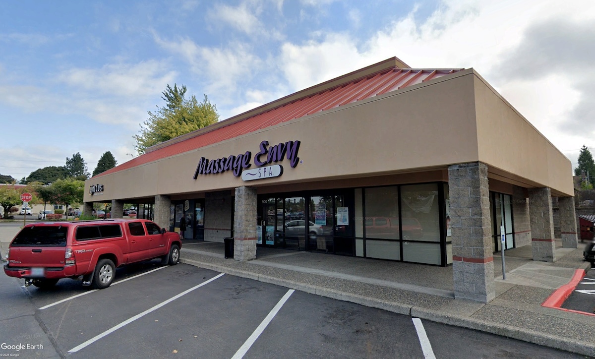 Akira Sushi Slides Into Gresham Shopping Plaza