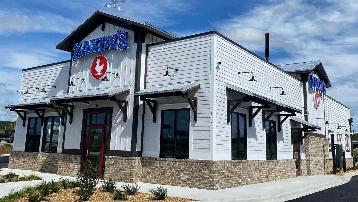 Zaxby's Under Construction in Davenport