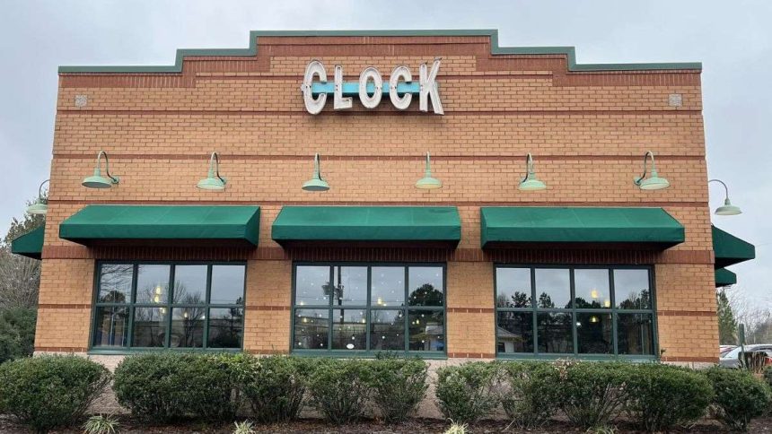 Clock Family Restaurant of Duncan's storefront image