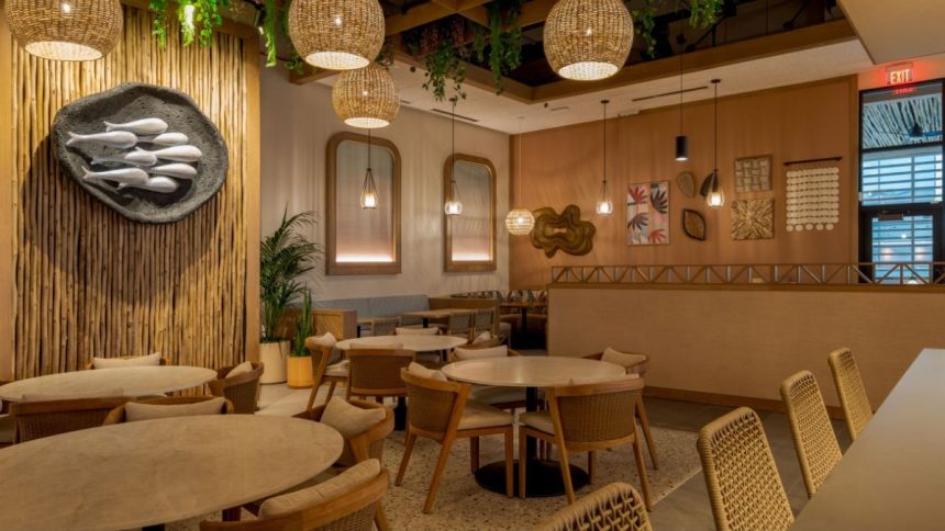 California-based seafood chain Pacific Catch has officially opened at Brea Mall, bringing a distinct dining experience to Orange County. 