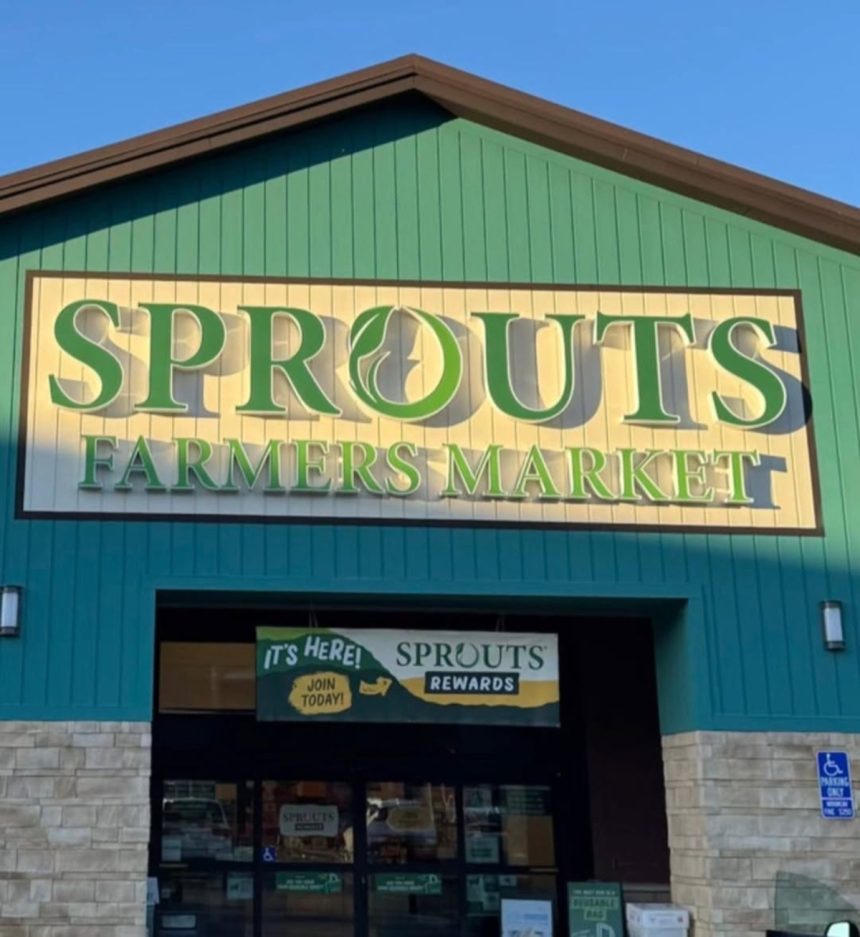 Sprouts Farmers Market to open first Columbus Store at former Big Lots in Grandview area.